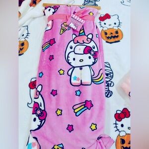 BNWT HELLO KITTY PINK UNICORN THROW
